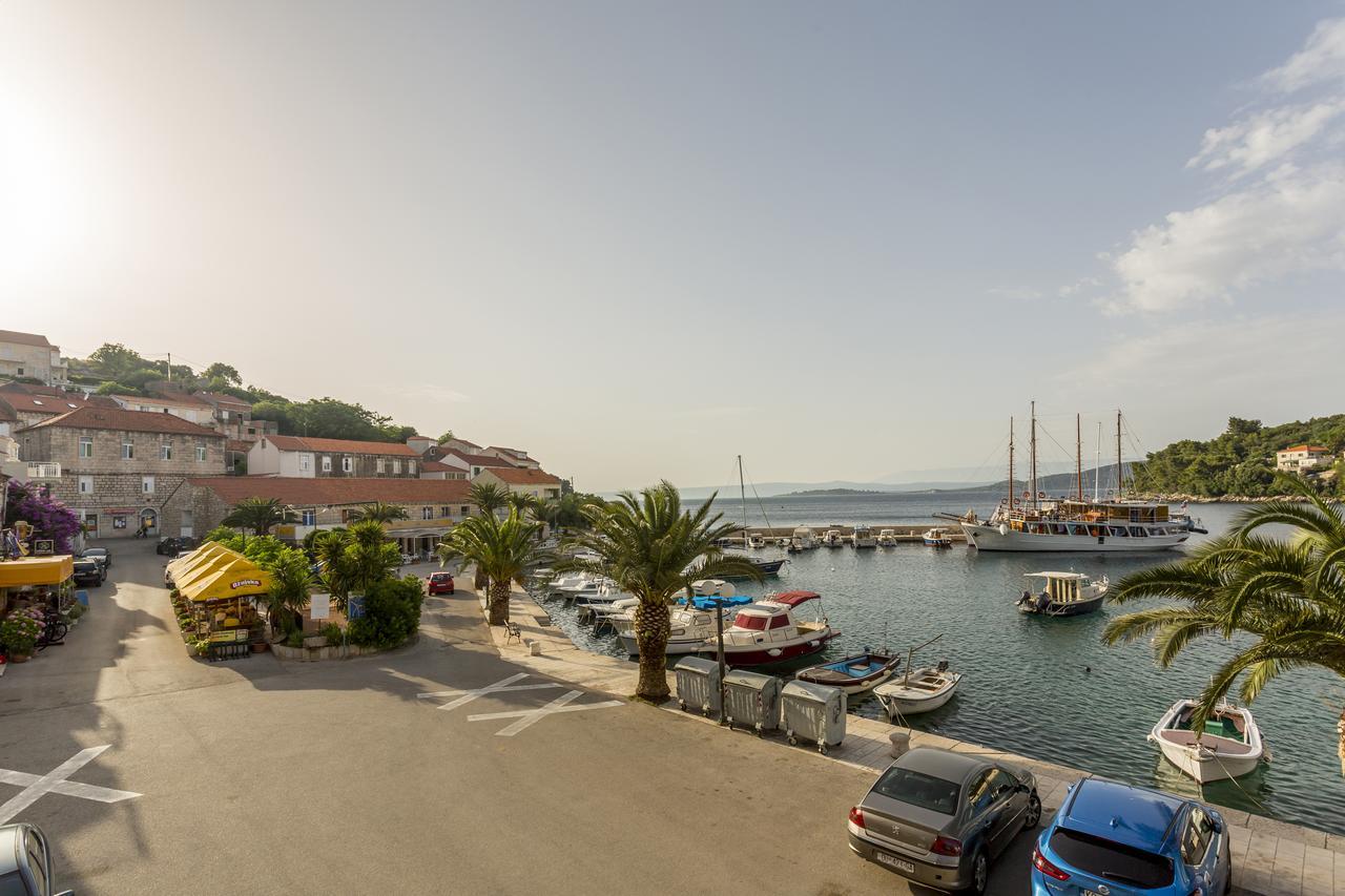 Divna Apartments&Rooms Račišće Buitenkant foto