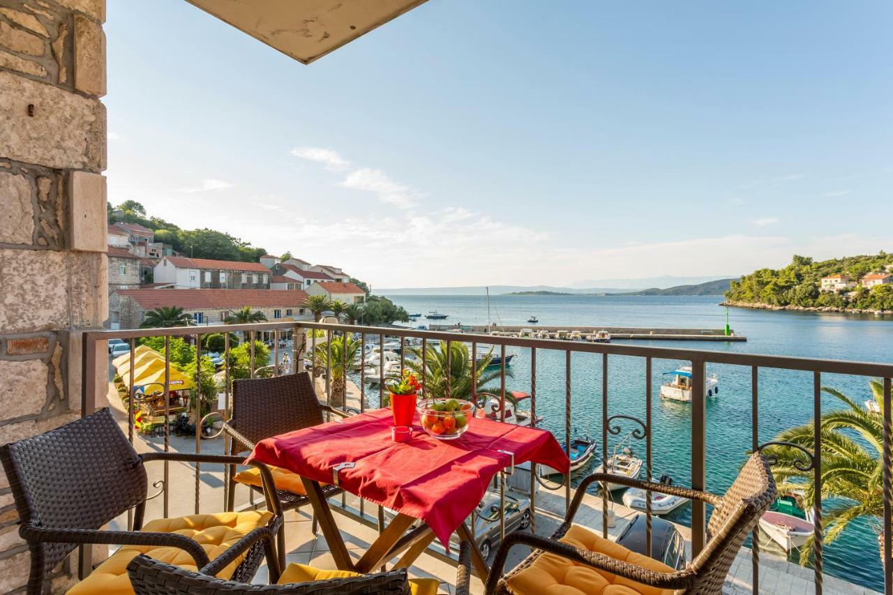 Divna Apartments&Rooms Račišće Buitenkant foto